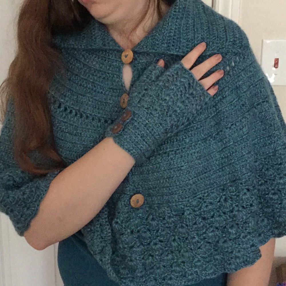 Handmade shawl - Picture 1 of 3